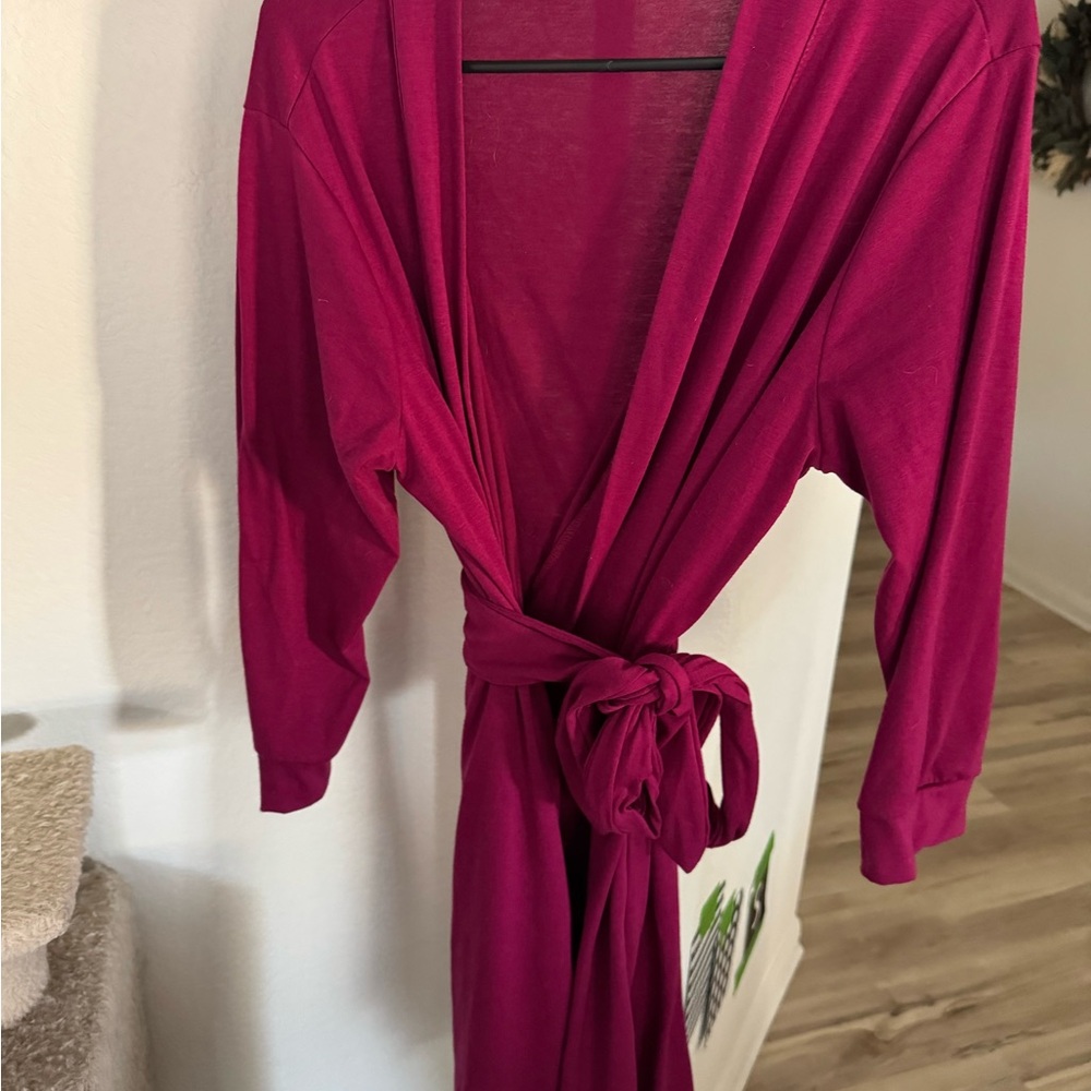 Women’s fuchsia robe